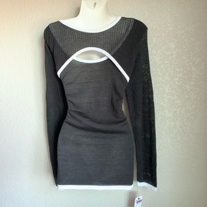 Black white Macys top M